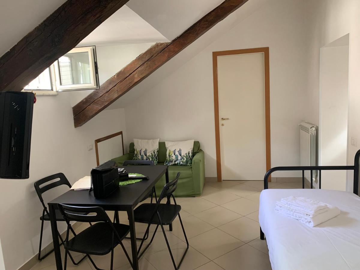 נאפולי Folle Citta B&B מראה חיצוני תמונה