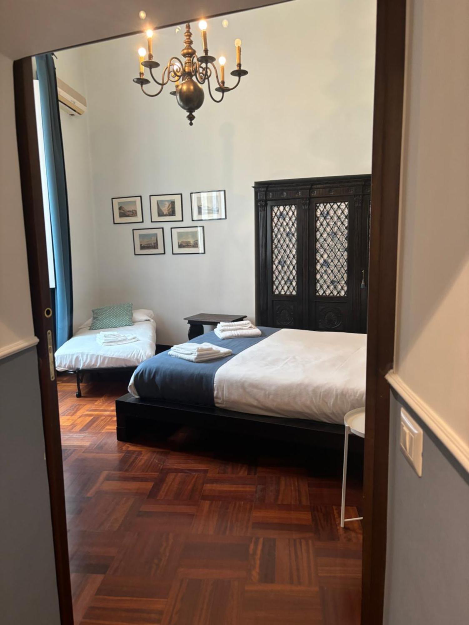 נאפולי Folle Citta B&B מראה חיצוני תמונה