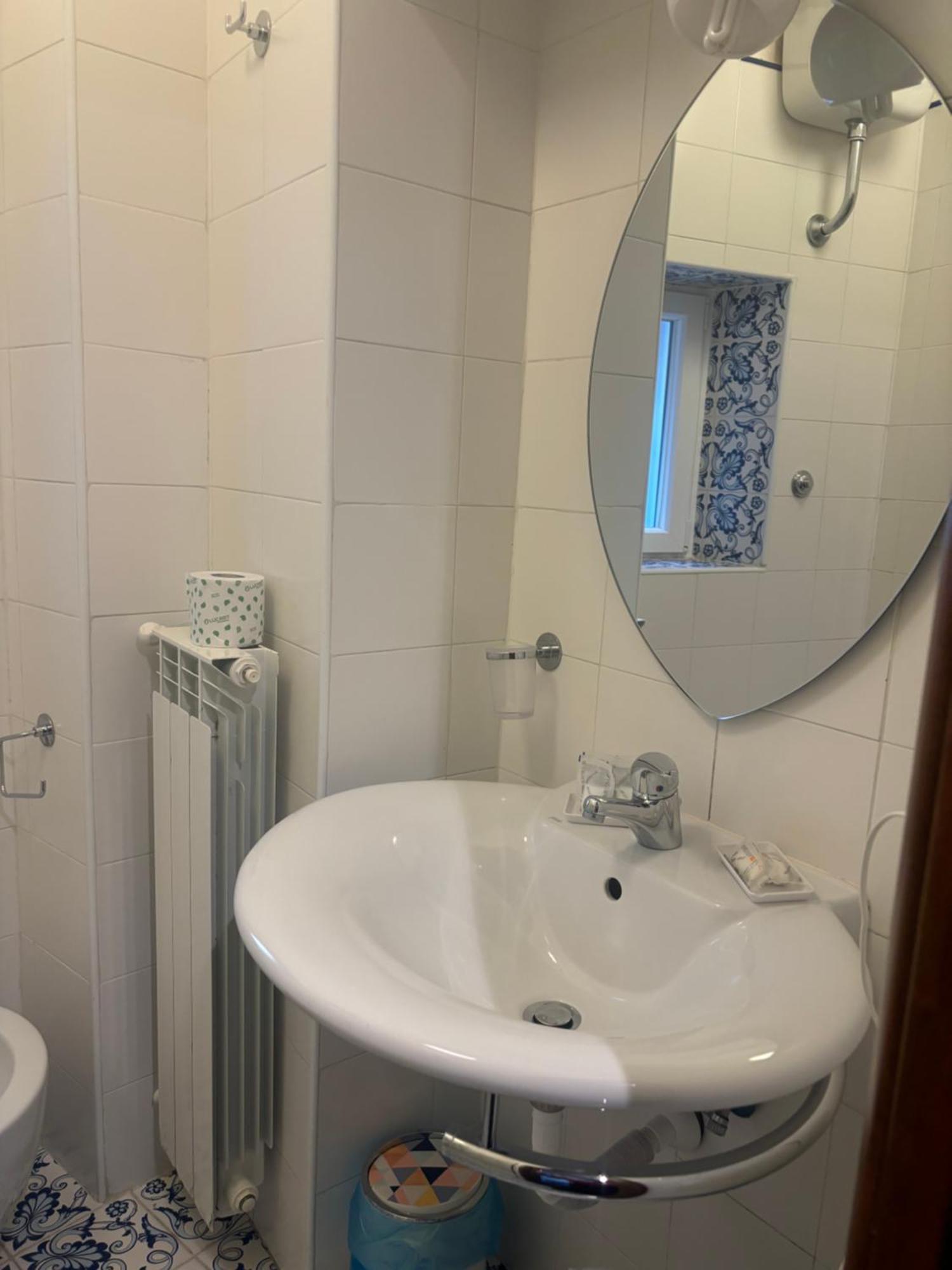 נאפולי Folle Citta B&B מראה חיצוני תמונה