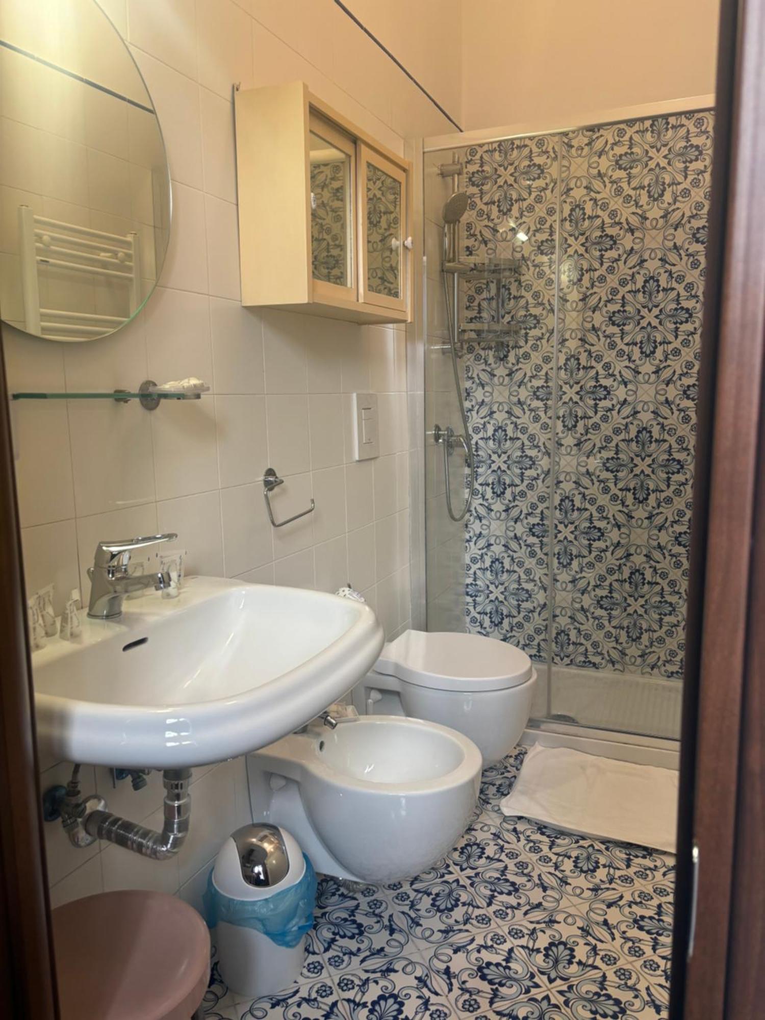 נאפולי Folle Citta B&B מראה חיצוני תמונה