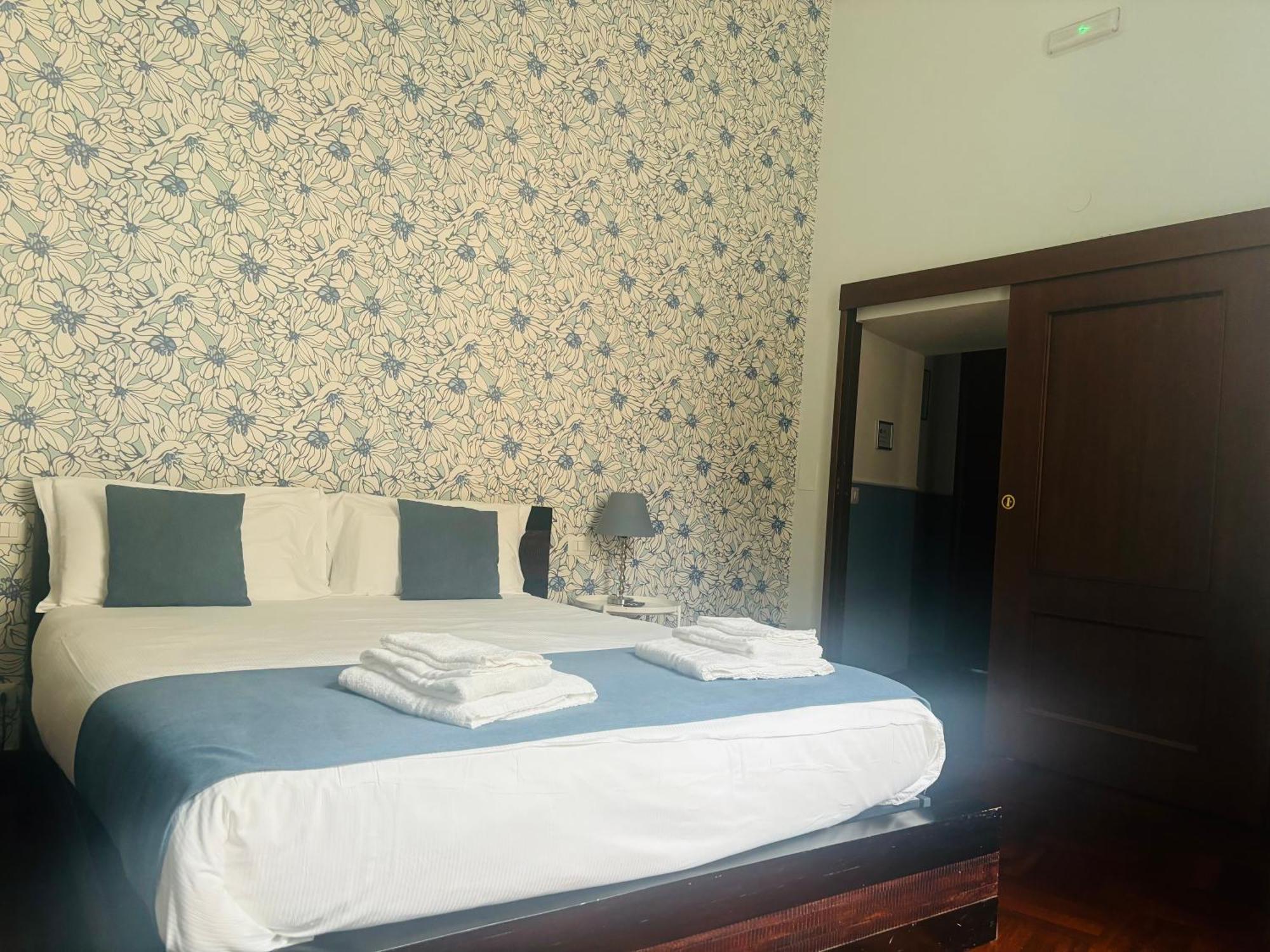 נאפולי Folle Citta B&B מראה חיצוני תמונה